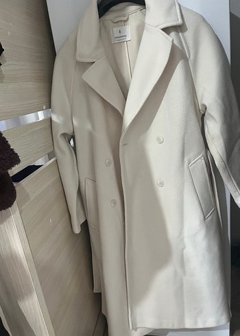 Düğmeli Beyaz Midi Kadın Palto - Görsel 3