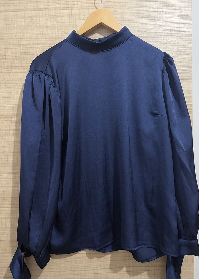 trendyolmilla saten bluz - Görsel 3
