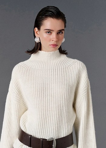 Beyaz Balıkçı Yaka Oversize Kazak - Görsel 4