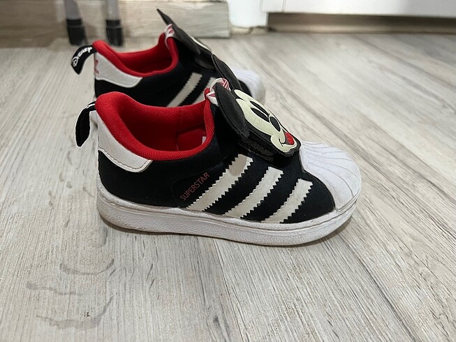 Adidas superstar