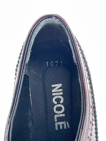 38 Beden bordo Renk PreLoved Oxford %70 İndirimli.