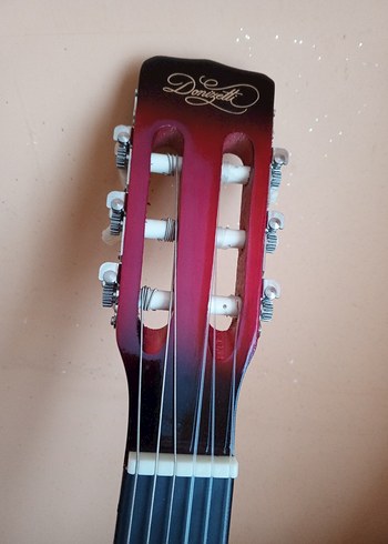 Klasik Kırmızı Gitar - Görsel 4