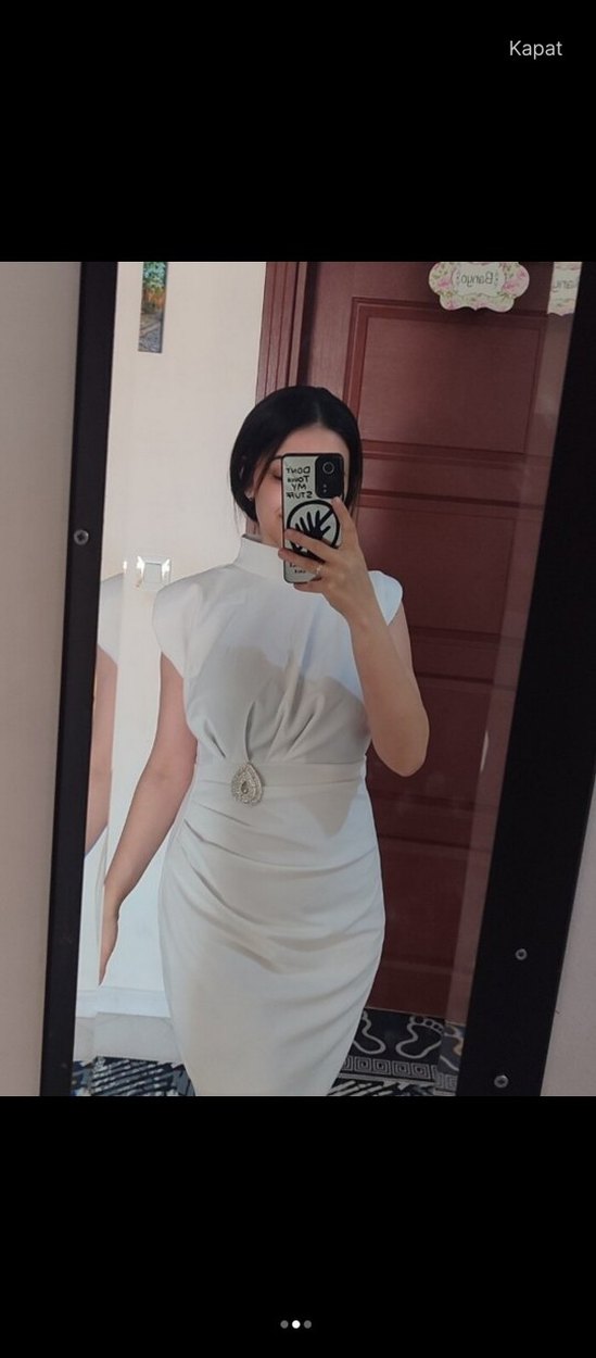 Beyaz Drapeli Yüksek Yakalı Kalem Elbise - Görsel 5