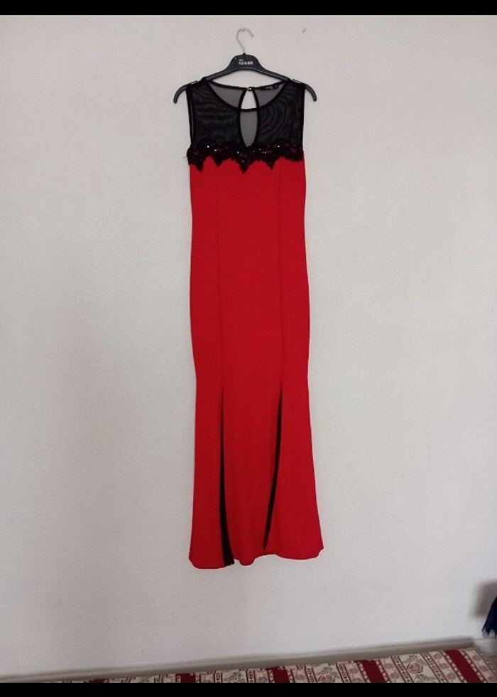 Kırmızı mükemmel bir elbise - Görsel 3