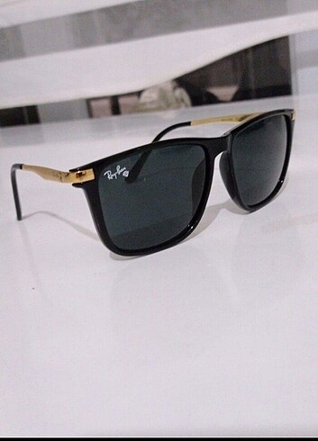 Ray-Ban 