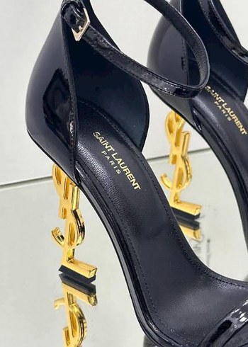 Saint Laurent Siyah Altın Tokalı Stiletto