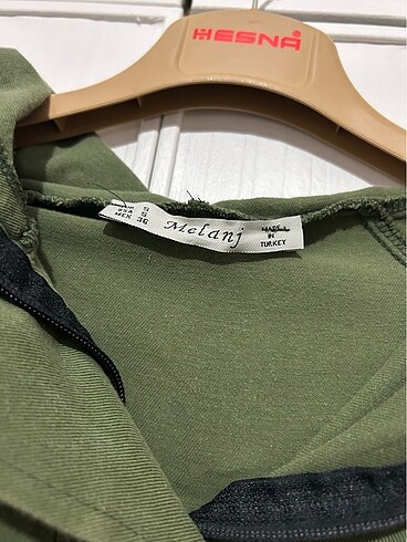 yeşil yagmurluk - Görsel 3