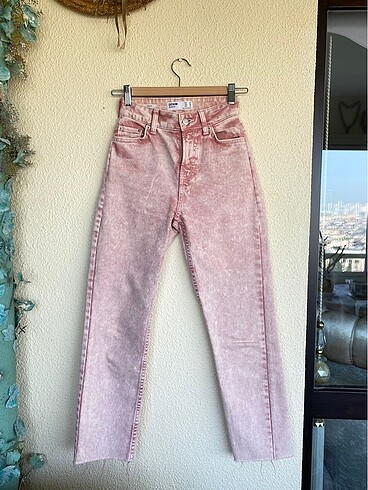 Bershka pembe jean