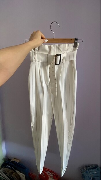 Beyaz bershka kumas havuz pantolon