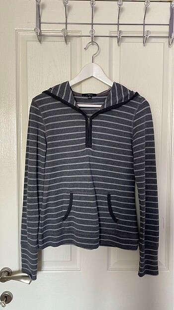 Mavi sweatshirt