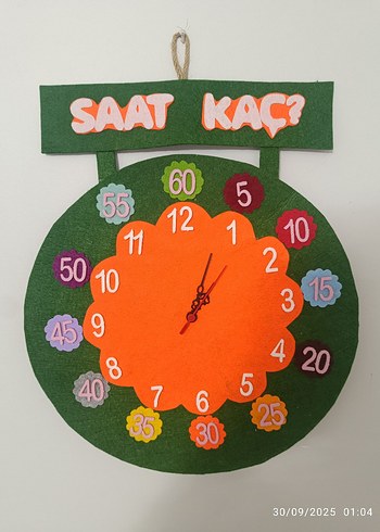Keçeden duvar saati