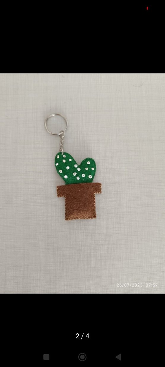 Keçeden Boncuk İşlemeli Renkli Kaktüs Anahtarlık - Görsel 2