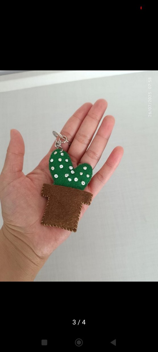 Keçeden Boncuk İşlemeli Renkli Kaktüs Anahtarlık - Görsel 3