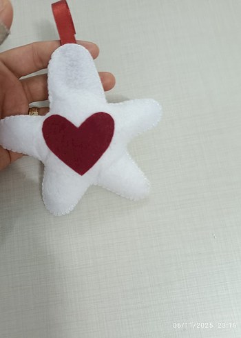 Kalp Detaylı Beyaz Yıldız yılbaşı süsü - Görsel 2