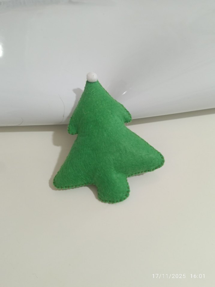 Keçeden Yeşil  Çam Ağacı - Görsel 2