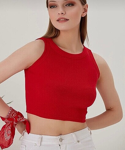 KIRMIZI CROP