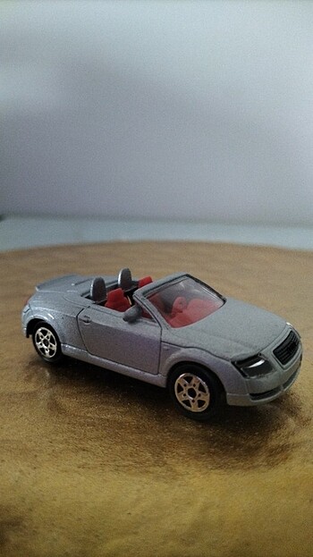 Beden Audi TT Cabrio majorette