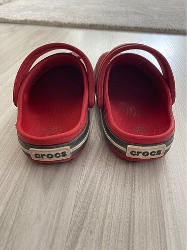 23 Beden kırmızı Renk Crocs