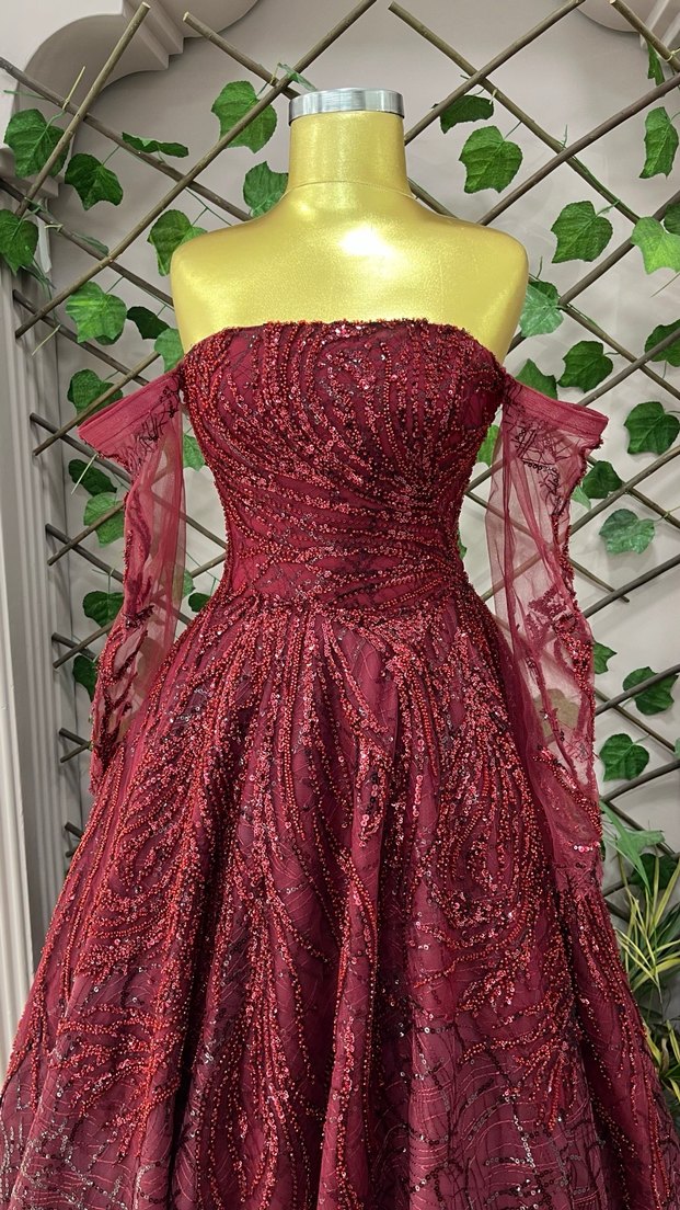 Bordo İşlemeli Uzun Kollu Straplez Abiye - Görsel 2