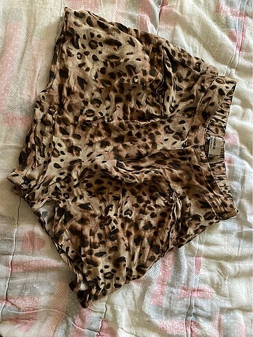 Leopar şort