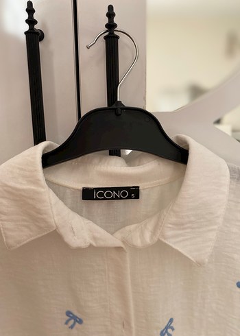 Nakışlı Beyaz Düğmeli Uzun Kollu Gömlek - Görsel 3