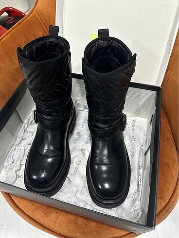 Nine west bot