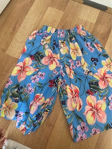 5 Yaş Beden çeşitli Renk Zara 5/6 yaş pantolon etek
