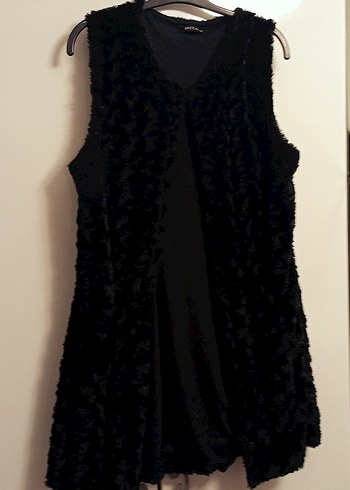 Siyah V Yaka Kürklü Midi Kadın Yelek - Görsel 3