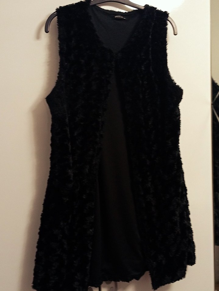 Siyah V Yaka Kürklü Midi Kadın Yelek - Görsel 3