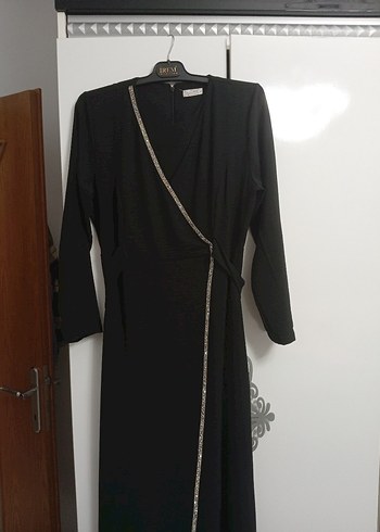 Siyah Nakışlı Kemerli Uzun Elbise - Görsel 5