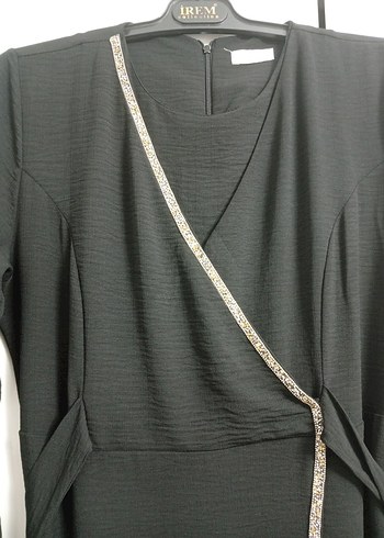 Siyah Nakışlı Kemerli Uzun Elbise - Görsel 4