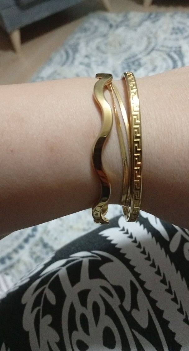 Altın Renkli Elastik Minimalist Bileklik - Görsel 3