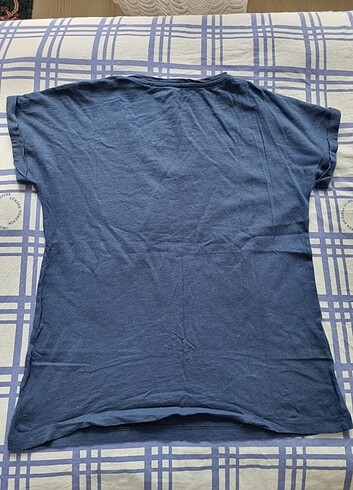 Orjinal mavi jeans ürünü tshirt