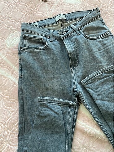 Gri jeans