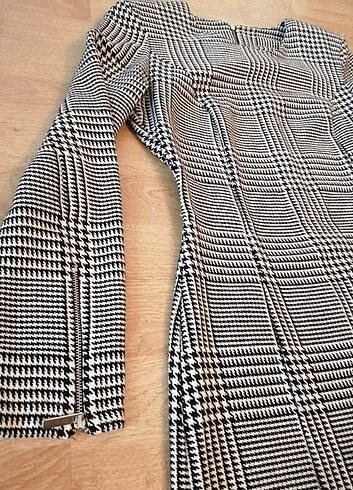 Koton marka Kazayağı desenli Tüvit Elbise 