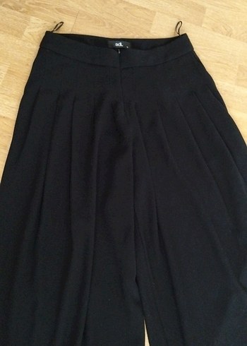 Adil Işık Siyah Pilili Kadın Kumaş Pantolon - Görsel 3