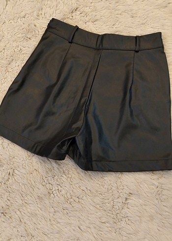 Kadın Siyah Deri Mini Şort - Görsel 2