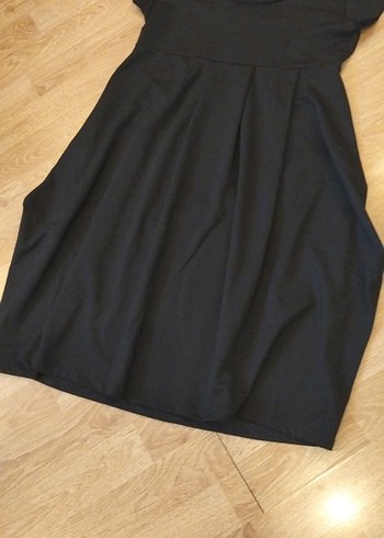 Siyah Midi Dökümlü Yüksek Yaka Balon Elbise - Görsel 4