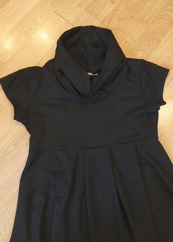 Siyah Midi Dökümlü Yüksek Yaka Balon Elbise - Görsel 3