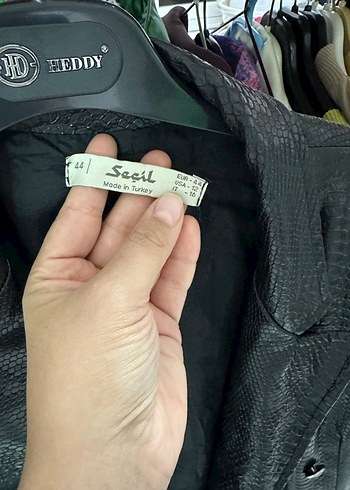Zara Seçil deri ceket