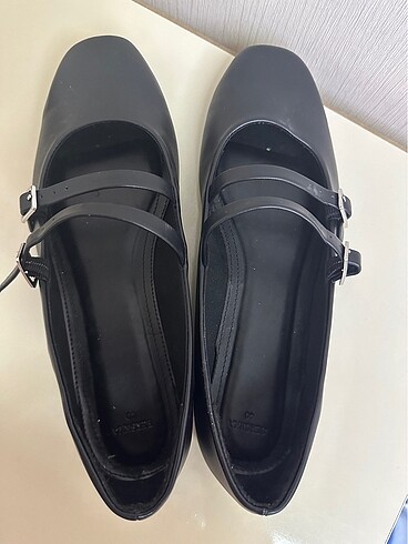 40 Beden siyah Renk Stradivarius babet