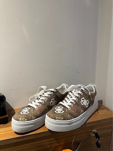 Guess Guess kadın sneaker