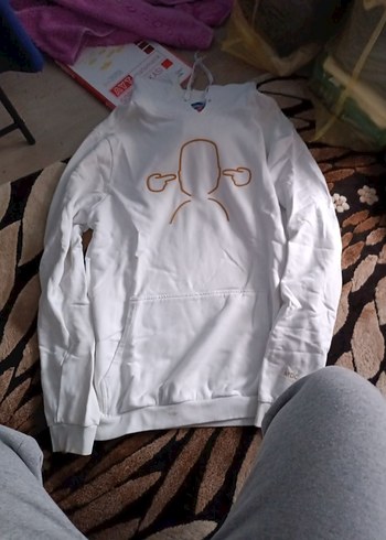 Beyaz Uzun Kollu Sweatshirt