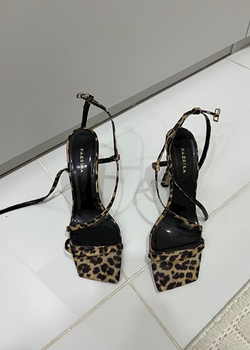 fabrika ince topuk leopar ayakkabı - Görsel 5