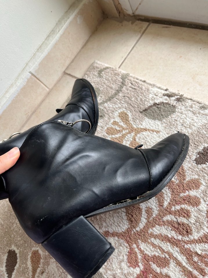 Parlak Siyah Deri Kadın Botlar - Görsel 3