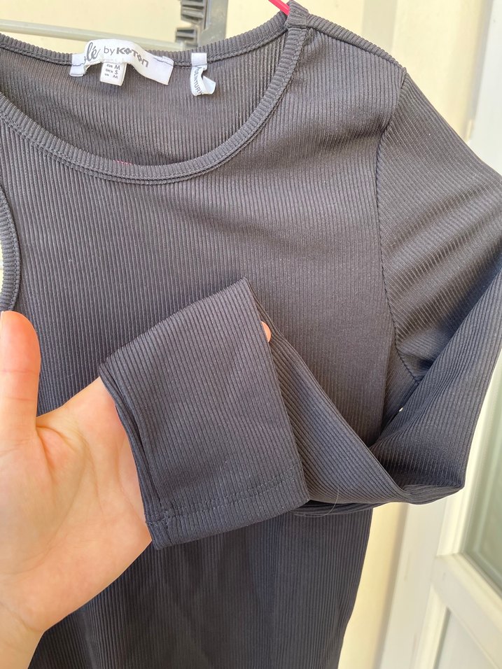 Tek Kollu Siyah Bluz - Görsel 3