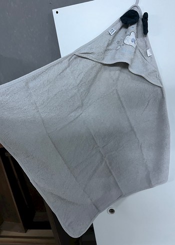 Gri Nakışlı Erkek Çocuk Bornozu - Görsel 3