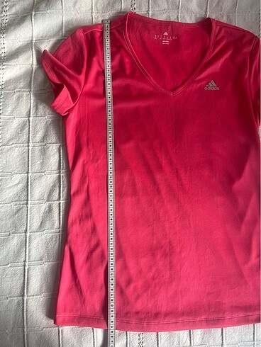 m Beden Adidas tişört