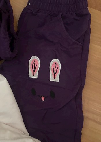 Beyaz ve Mor Baskılı Kız Eşofman Takımı - Görsel 2