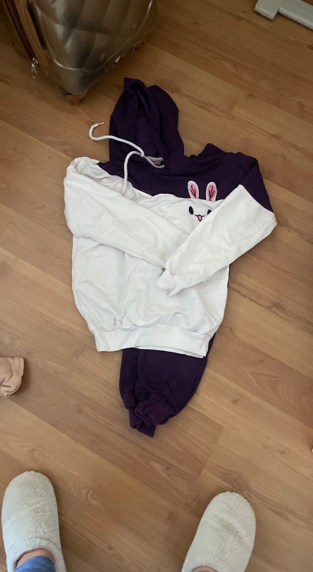 Beyaz ve Mor Baskılı Kız Eşofman Takımı - Görsel 4